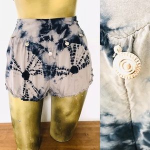 SALE! AMERICAN EAGLE OUTFITTERS Tie-Dye Ruffle SHORTS XS